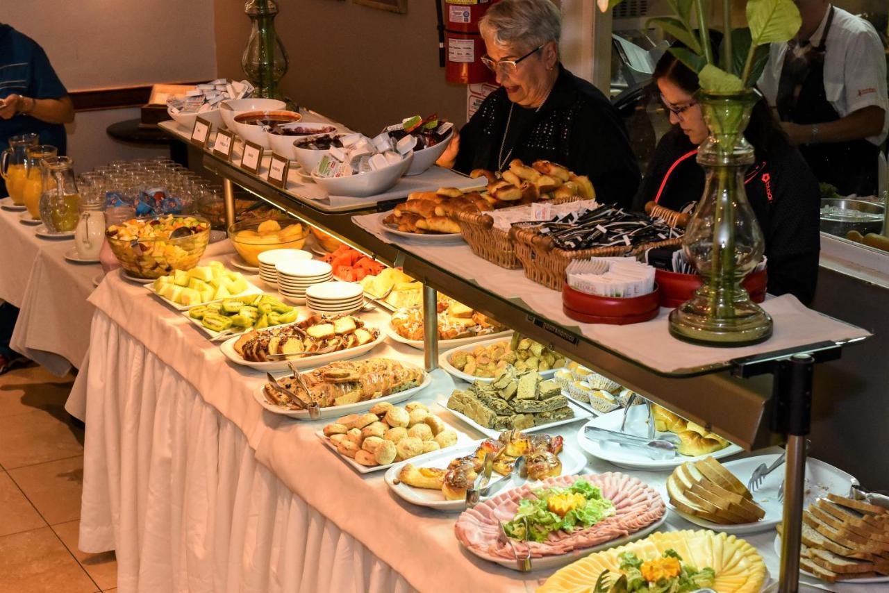 Hotel Crans Montana - Desayuno.