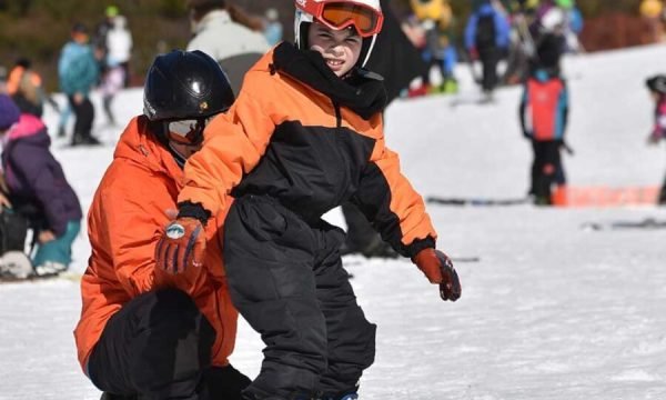 Clase grupal infantil - Snowboard - Lauke Tours