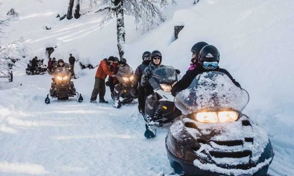 Refugio Areláuquen - Motos de nieve - Lauke Tours